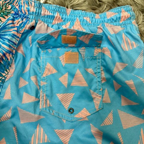 Charleston thread’s swim trunks 🦜 - Picture 7 of 9